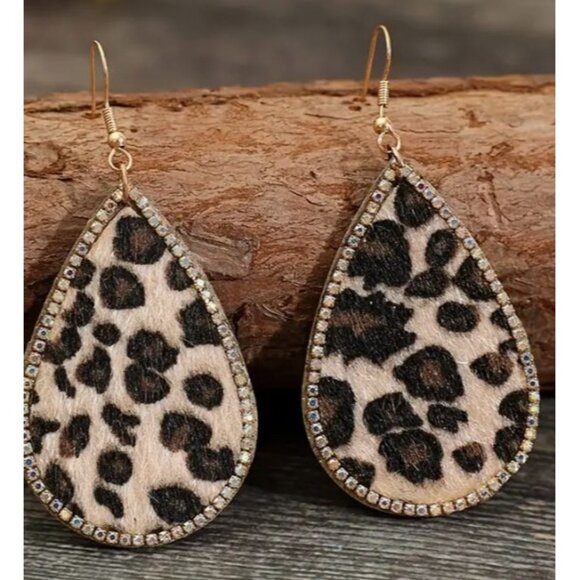 Teardrop Leopard and Rhinestone Earings New - Picture 2 of 3